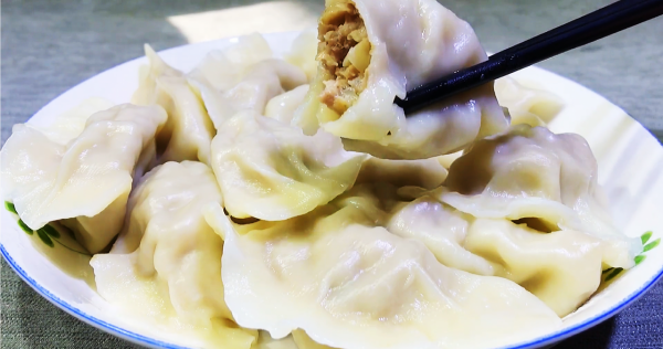 正月初六返程上班，別忘吃7種離別飯，帶3種吉祥果，寓意家順業順