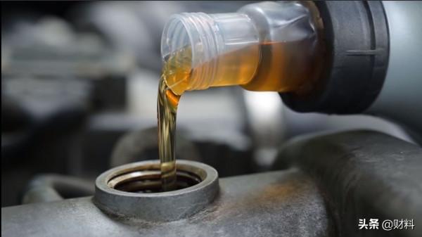 中國一邊進口石油，一邊出口成品油，賣的價格還便宜，為什麼？