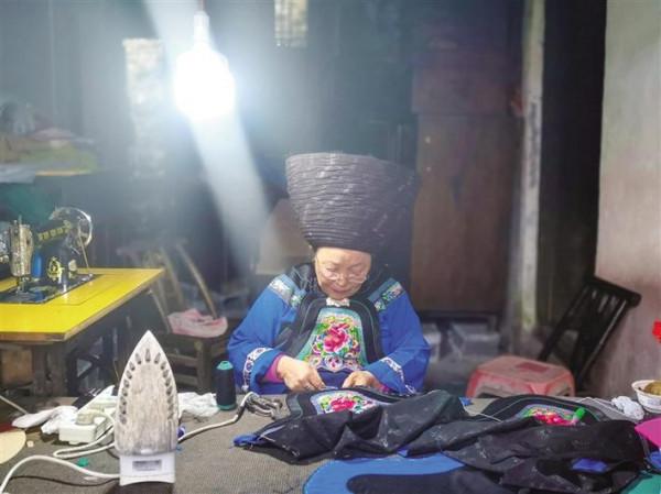 文旅週刊 | 一針一線皆傳奇——聚焦國家級非遺專案《湘西苗繡》之二