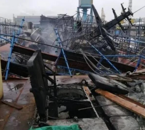 還沒服役就面臨退役！俄海軍新銳戰艦起火，甲板面目全非慘不忍睹