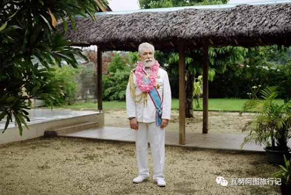 “有個預言我會回來”:那些自認為是南太平洋君王的西方人 “有個預言我會回來”:那些自認為是南太平洋君王的西方人