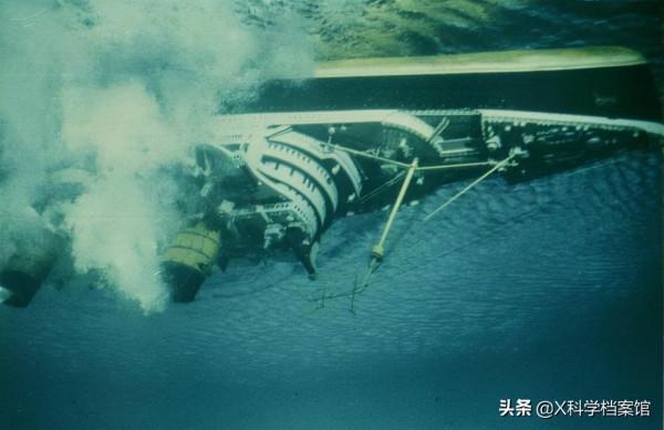 海底求生！一男子被困在海底沉船中，靠一瓶可樂苦撐三天後獲救