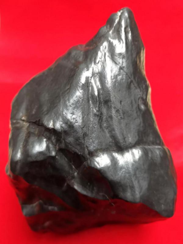 非常稀有的無球粒定向隕石