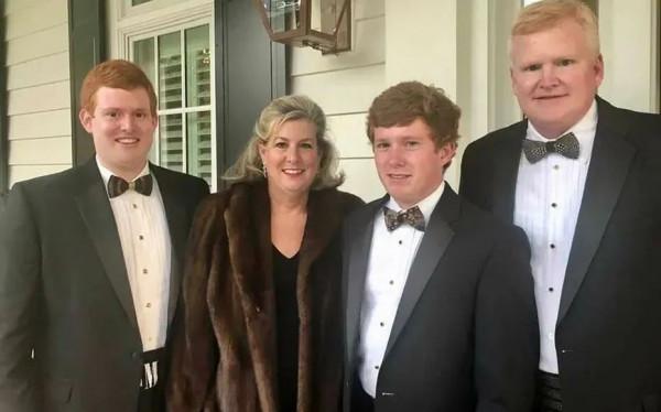 妻兒被殺害後，男子找人殺自己，但僥倖活命