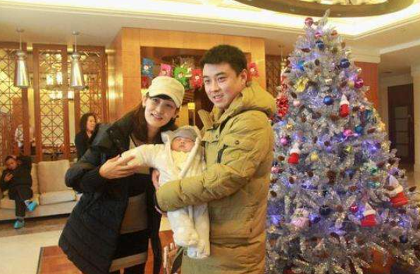 “乒乓冠軍”王皓：30歲娶美妻，32歲面臨婚姻危機，他如何化解？