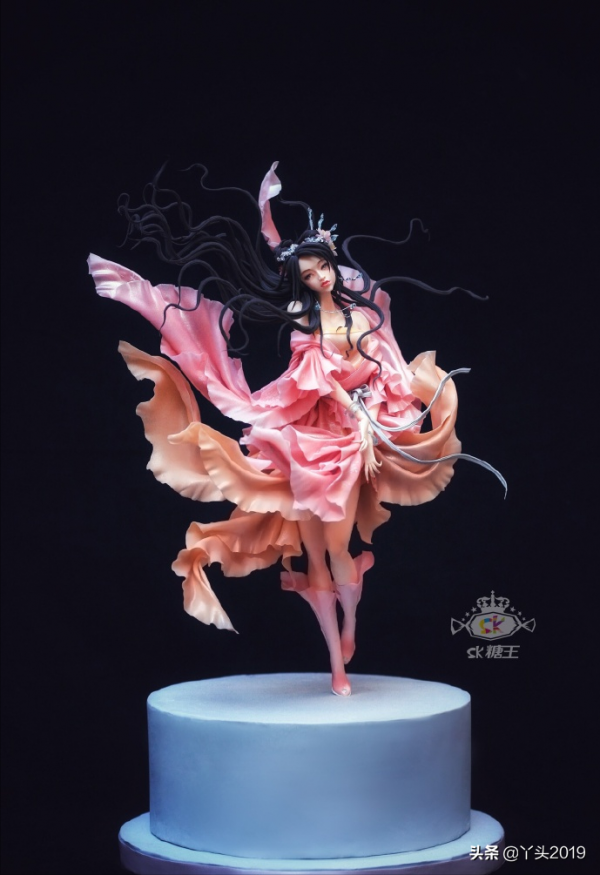 他的翻糖蛋糕驚豔了全世界—“糖王”周毅：翻糖有生命 手藝築匠心