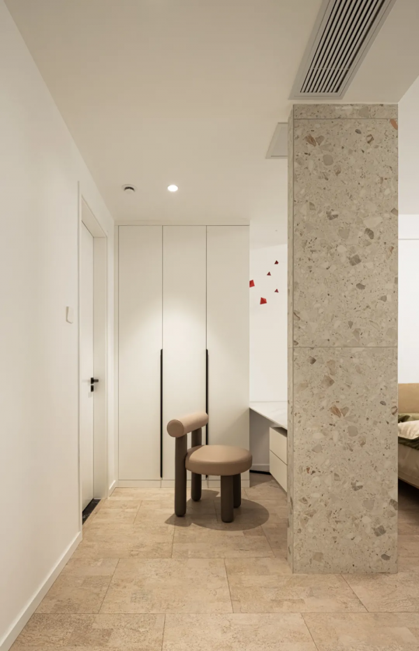 120㎡三居室，圓形孔洞、拱門造型、無主燈，這個家處處是亮點