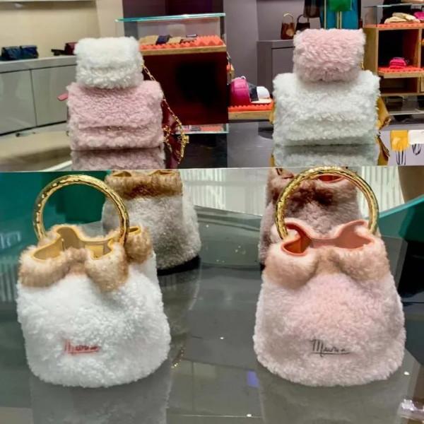 初雪,穿得像徐璐這麼可愛會得到愛情麼? 初雪,穿得像徐璐這麼可愛會得到愛情麼?