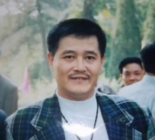 趙本山:兒子是聾啞人,拋棄結婚16年的妻子,2婚娶小8歲女演員 趙本山:兒子是聾啞人,拋棄結婚16年的妻子,2婚娶小8歲女演員