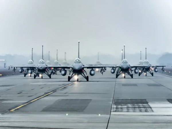 突發，臺軍F16V墜海！摔得好，負隅頑抗的數典忘祖者必被人民清算