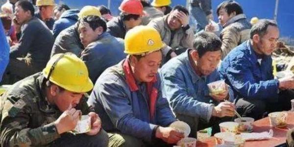 多地傳出壞訊息，超60歲一律&OpenCurlyDoubleQuote;禁止僱傭&rdquo;？大齡農民工該咋辦？