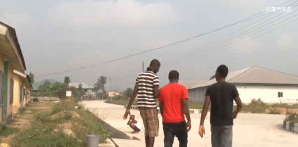 奈及利亞：日產石油200萬桶，老百姓卻窮得吃樹根，錢去哪兒了？