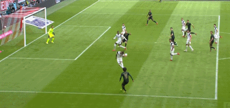 踢瘋了！拜仁26分鐘進4球，薩內8場造10球，大佬起立鼓掌