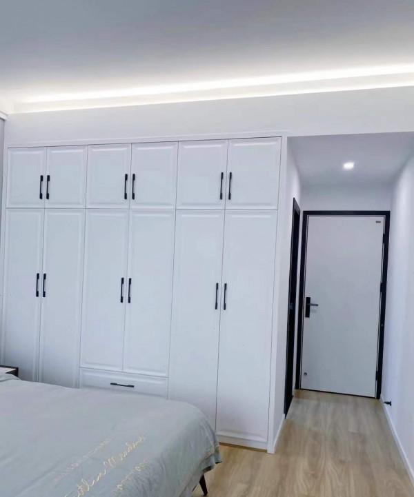 90後夫婦家的名場面，硬裝&OpenCurlyDoubleQuote;簡單化&rdquo;空間翻倍，實在太會佈置了