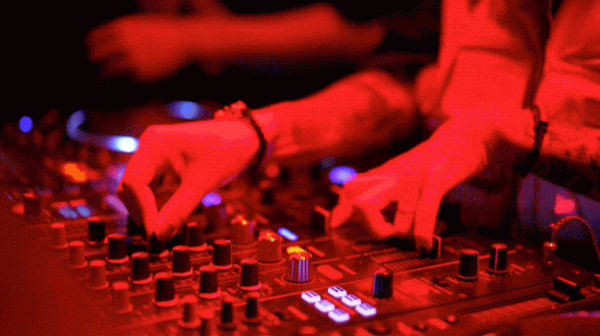 魔都新晉Z世代打卡地,蹦迪新玩法來了 魔都新晉Z世代打卡地,蹦迪新玩法來了