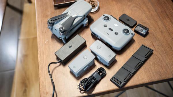 小白初次體驗大疆AIR2無人機(靜態) 小白初次體驗大疆AIR2無人機(靜態)