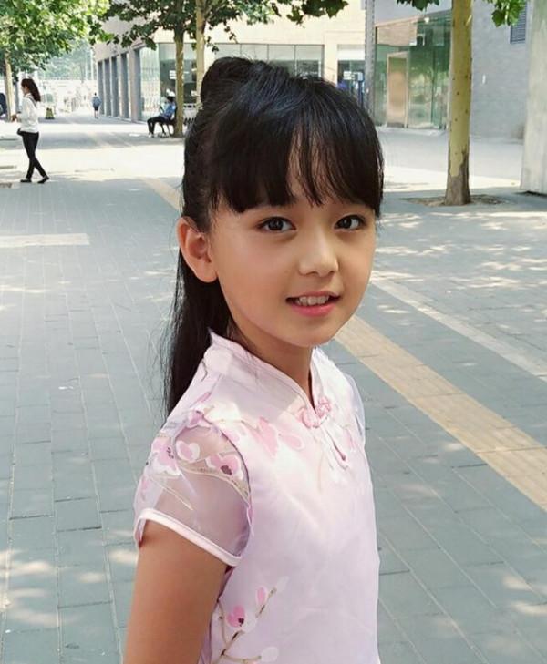 還記得《小戲骨紅樓夢》裡的薛寶釵嗎？她現在長這樣