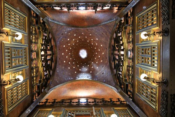 晨楓：巴塞羅那聖家堂是建築異葩，不是里程碑