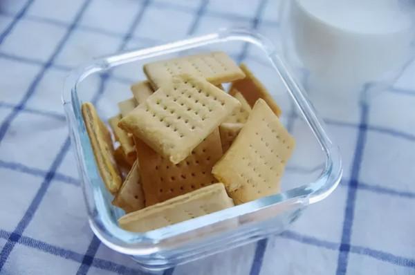 胃不好的人要“多吃菜少吃肉”？這幾大養胃謠言，不能再被騙了