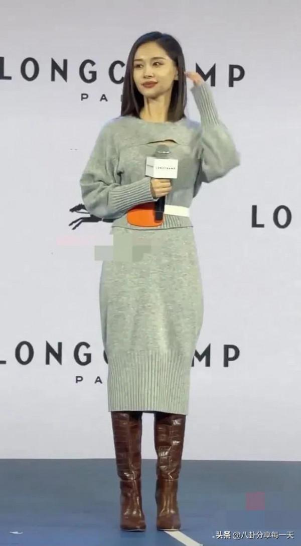 紅毯生圖：克拉拉滿臉油光，劉浩存成單眼皮，52歲許晴彷彿18歲