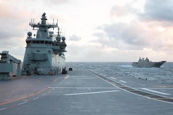 “堪培拉”級兩棲攻擊艦圖集（118圖）