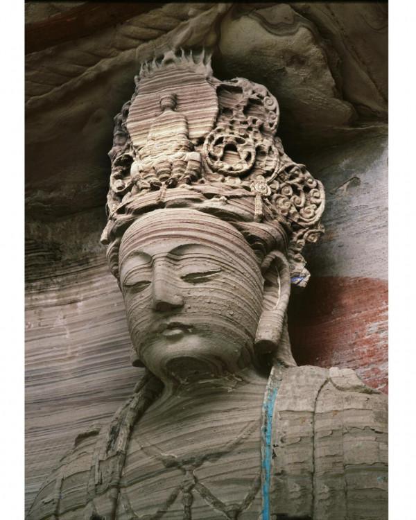 蕭易：川渝石窟背後那些人的故事，更令人著迷