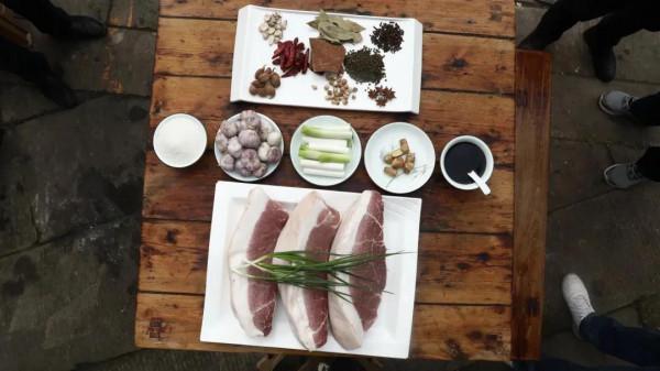 四川名菜“李莊白肉”刀工、蘸碟是關鍵 四川名菜“李莊白肉”刀工、蘸碟是關鍵