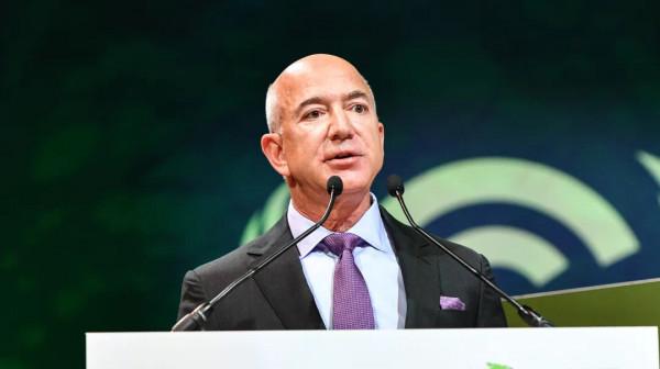 拆除百年大橋讓行貝索斯的遊艇？荷蘭人不同意，你敢來我扔臭雞蛋