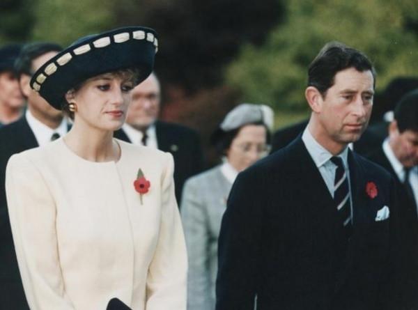 69年前，26歲的女王跟上帝約定“永不退位”，苦了查爾斯和卡米拉