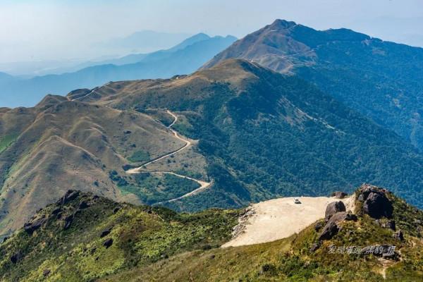駕車登頂廣東大南山,滿山芒花深處是一個人的孤寂 駕車登頂廣東大南山,滿山芒花深處是一個人的孤寂