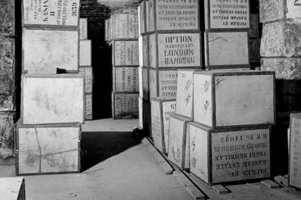 哨兵被埋在地下軍需庫9年仍守責,被救出後只想去找心愛的姑娘 哨兵被埋在地下軍需庫9年仍守責,被救出後只想去找心愛的姑娘