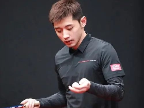 分手景甜後，張繼科再被爆出新戀情？開豪車看電影逛超市極其甜蜜