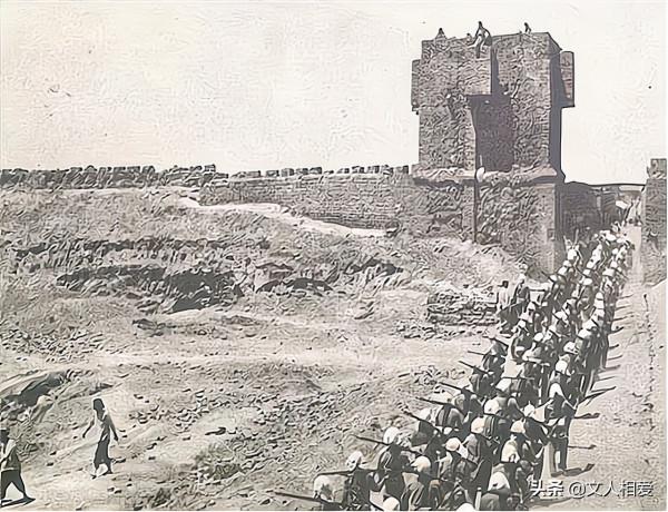 丁盛隻身營救被敵人包圍的二百人,連長感激地說,丁大膽名不虛傳 丁盛隻身營救被敵人包圍的二百人,連長感激地說,丁大膽名不虛傳