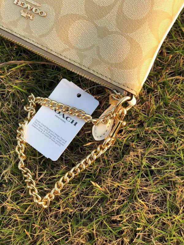 大號零錢包 耐用簡單 出門可裝鑰匙 零錢等 是你想要的嗎？