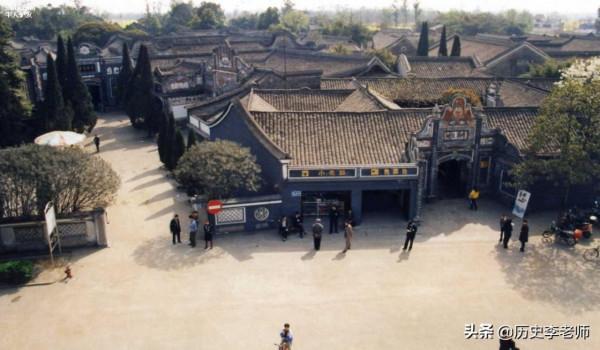 “惡霸地主”劉文彩62歲病死他鄉，留下7個子女，他們下場如何？