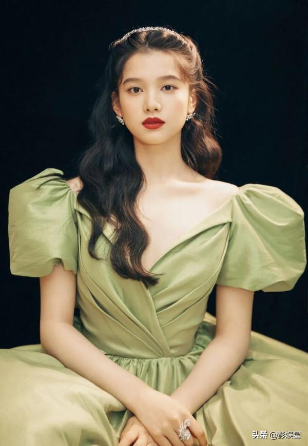 北影節紅毯：佟麗婭豔壓群芳，Baby仙女範，這幾位明星不幸翻車