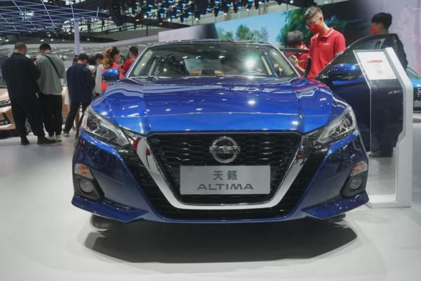 特點鮮明的合資B級車對決：日產天籟VS雪鐵龍C6