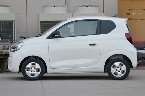 代步車新選擇，售價4&period;8999萬能跑302km，解析科萊威CLEVER