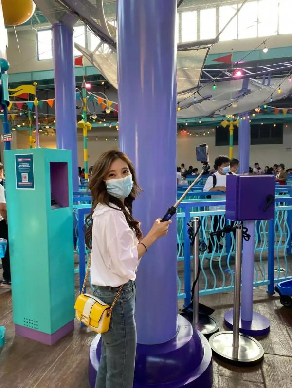 環球影城神秘顧客到訪,遊客紛紛求合影,網友直呼除了個子矮點,顏值無死角 環球影城神秘顧客到訪,遊客紛紛求合影,網友直呼除了個子矮點,顏值無死角