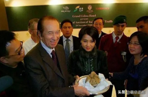 被梁安琪提攜，從小馬仔到“澳門新賭王”，周焯華經歷了啥？