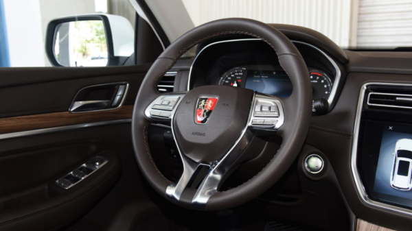 一年保養四千多元,接近豪華車,榮威RX8用得起嗎? 一年保養四千多元,接近豪華車,榮威RX8用得起嗎?