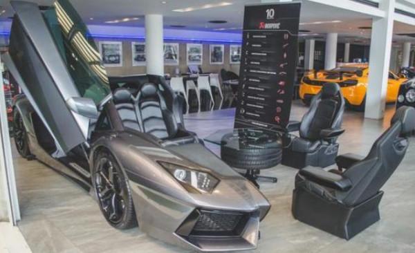 土豪花式炫富，700萬蘭博基尼切割成沙發，網友大開眼界