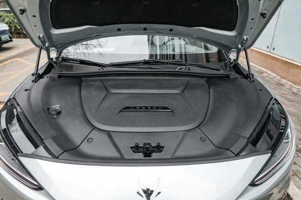 極狐阿爾法S：顏值不錯，來看看配置和實力如何