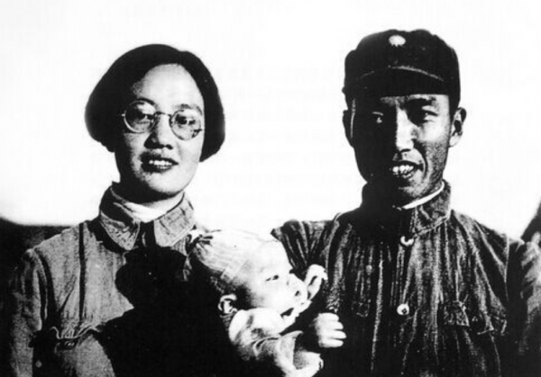 左權意外犧牲，日軍居然挖出遺體再羞辱，且看彭老總如何報仇雪恨