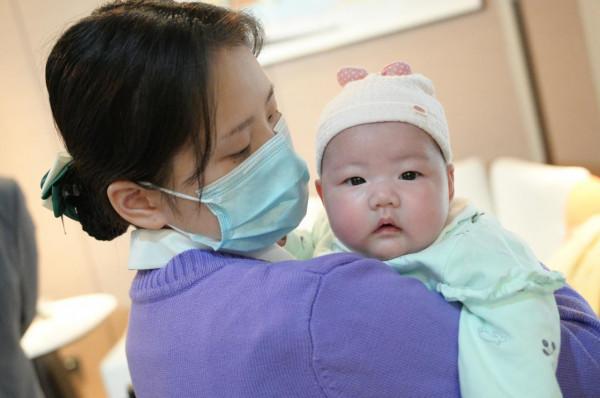 住月子中心的媽媽真實體驗，實地採訪，一手資料