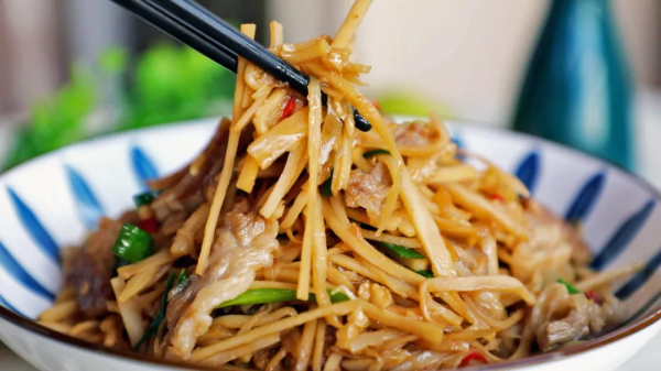 蓮藕這樣做米飯不夠吃,做法超級簡單,清甜脆爽營養又美味 蓮藕這樣做米飯不夠吃,做法超級簡單,清甜脆爽營養又美味