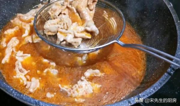 今天分享幾個小技巧~讓你做的水煮肉片也和外面飯點一樣口感嫩滑 今天分享幾個小技巧~讓你做的水煮肉片也和外面飯點一樣口感嫩滑