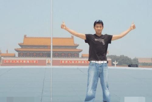 歲月不饒人！昔日港星在天安門合影舊照，你能認出幾位？