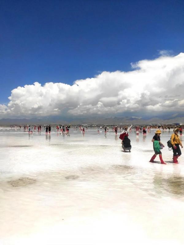 中國的天空之鏡，人一生要去的55個地方之一一茶卡鹽湖