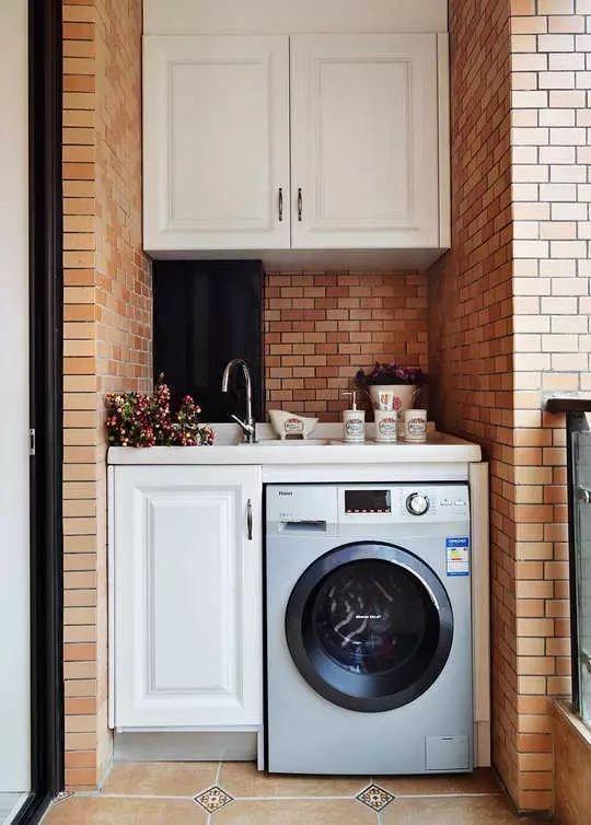 陽臺放洗衣機，做個櫃子好看實用多了，20個案例給大家做參考